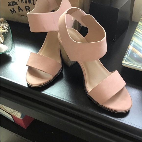 Soda Brand Pink Sandals - Picture 3 of 6